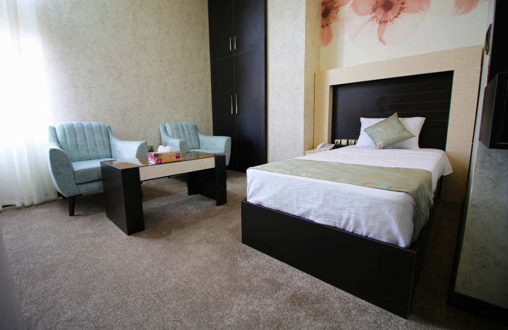 اتاق سه تخته - هتل نارنجستان ارس اتاق سه تخته - هتل نارنجستان ارس